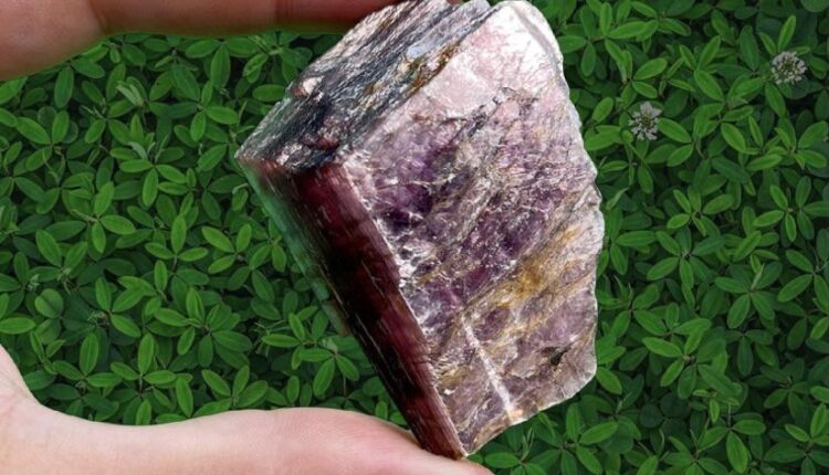 سنگ lepidolite برای پاکسازی انرژی و کریستال درمانی
